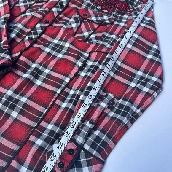 Men’s Montero Jeans Embroidered Shirt
Size Medium​​ - Picture 3 of 8